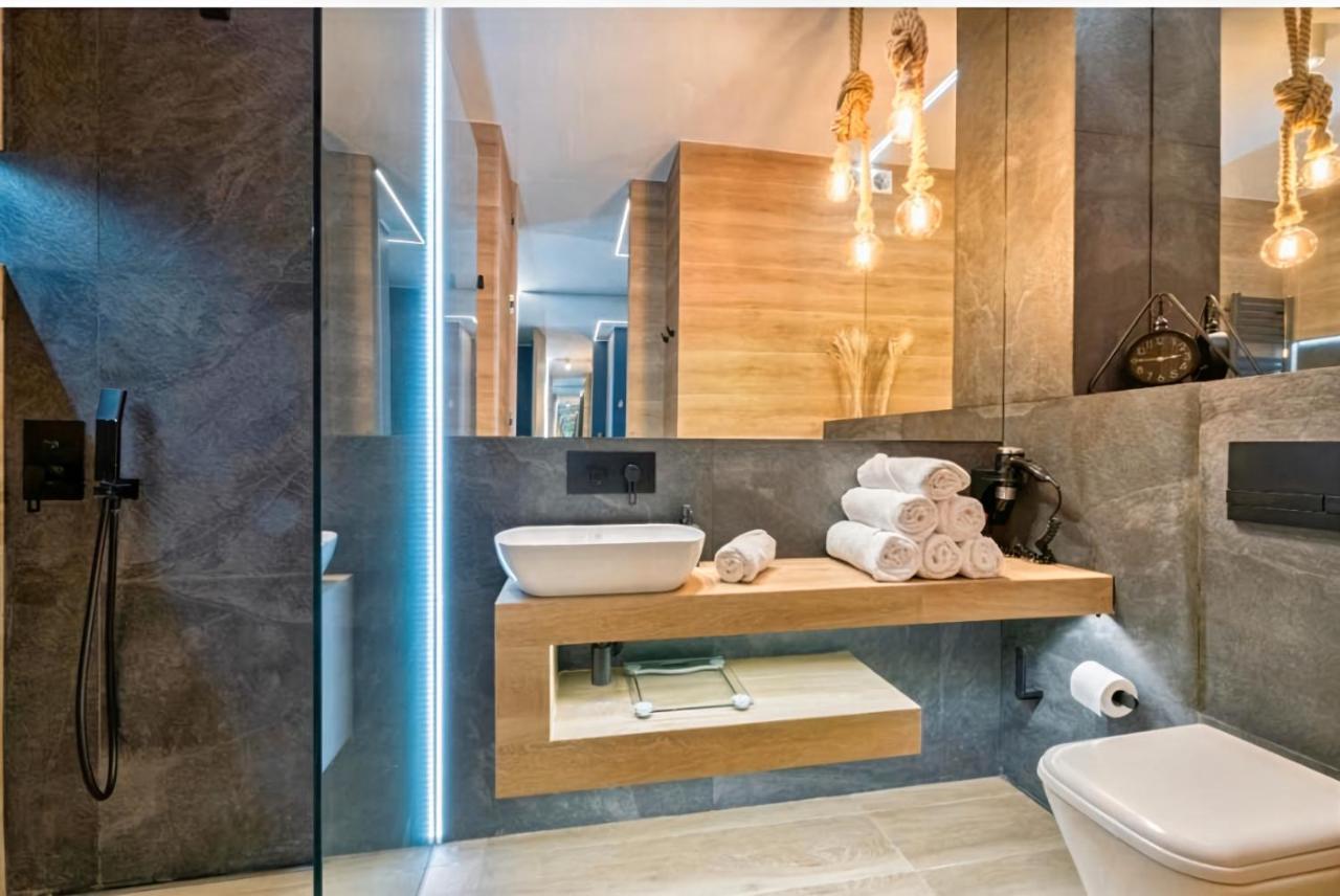 Riverview Apartament Waterline Spa & Pool 格但斯克 外观 照片