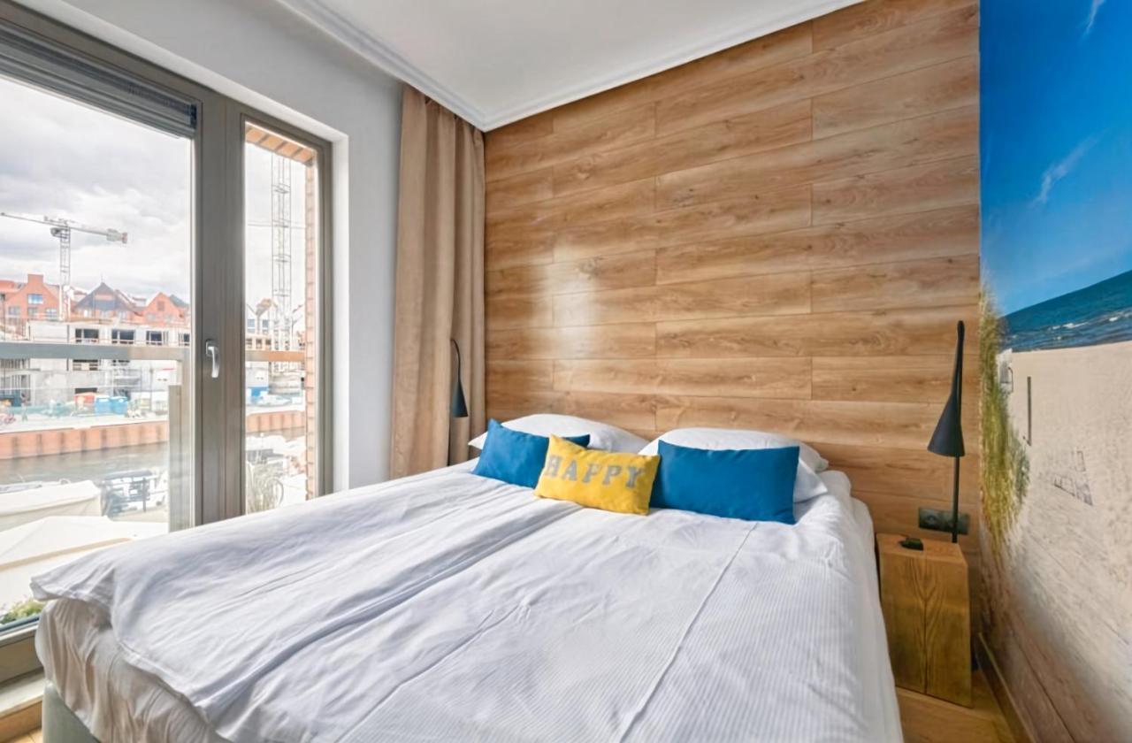 Riverview Apartament Waterline Spa & Pool 格但斯克 外观 照片